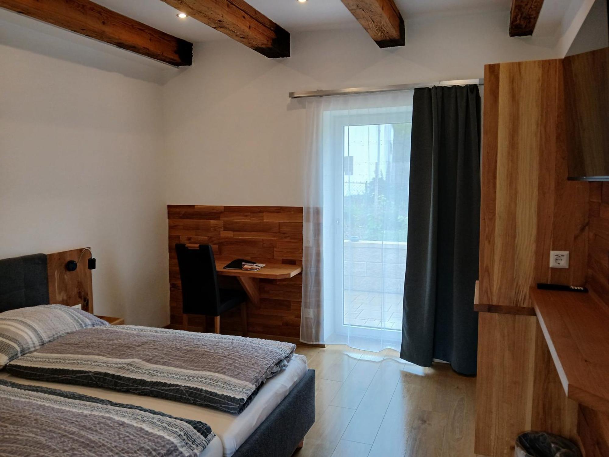 Weingut Thomas Brandl Bed & Breakfast Strass  Dış mekan fotoğraf